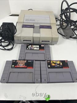 Super Nintendo Entertainment System SNES + Controller, Cables & 2 Games Tested