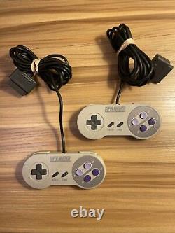 Super Nintendo SNES Bundle Console & 2 Controllers Very Nice Condition TESTED