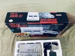 Authentique SUPER NINTENDO SNES CIB Lot de console avec jeux entièrement fonctionnelle