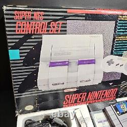 Console Nintendo SNES Super Nintendo grise avec boîte et Super Mario World TESTÉ