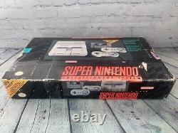 Console Super Nintendo SNES 1991 ORIGINAL avec Super Mario World (proche de CIB)