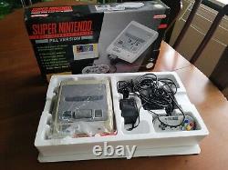 Console Super Nintendo SNES. Boîte d'origine complète sans jeu.