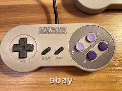 Console Super Nintendo SNES Bundle & 2 manettes en très bon état TESTÉ