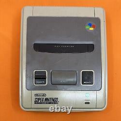 Console Super Nintendo (SNES) PAL avec 4 jeux, 2 manettes, etc, fonctionne