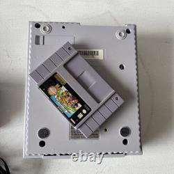 Console Super Nintendo SNES avec 4 des meilleurs jeux Mario + Mario est absent