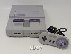 Console Super Nintendo SNES avec contrôleur OEM et tous les câbles nécessaires
