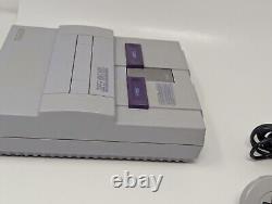 Console Super Nintendo SNES avec contrôleur OEM et tous les câbles nécessaires