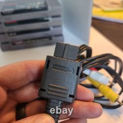 Console Super Nintendo VTG SNES Bundle avec 2 manettes et 4 jeux testés et fonctionnels