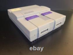 Console de système Super Nintendo SNES avec 1-2 manettes, cordons AC et A/V