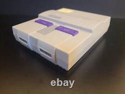Console de système Super Nintendo SNES avec 1-2 manettes, cordons AC et A/V