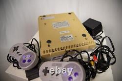 Console de système Super Nintendo SNES avec 2 manettes, tous les câbles
