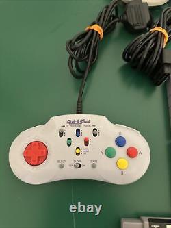 Console de système Super Nintendo SNES avec 7 jeux et 4 manettes, cordons AC et A/V
