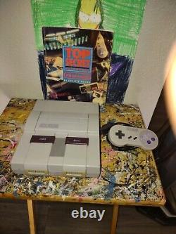 Console originale Super Nintendo SNES avec ensemble système OEM et magazine Nintendo Cheat