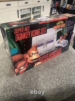 Ensemble Donkey Kong Super Nintendo SNES complet dans sa boîte CIB. Console propre, fonctionne