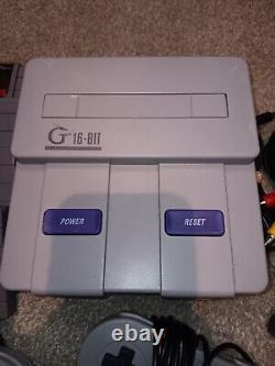 Gamerz Tek 16 Bit SNES Clone Avec 4 Jeux & 2 Manettes