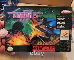 Gradius III (Super Nintendo / SNES, 1991) COMPLET avec boîte, plateau, manuel, affiche et publicité