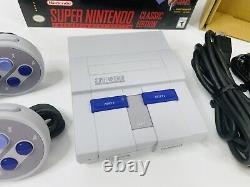 Super Nintendo SNES Classic Edition chargée de nombreux jeux LIRE LA DESCRIPTION