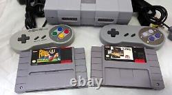 Super Nintendo SNES Console Bundle, Manettes, Câbles, Jeux Récapitulatif et Nettoyé