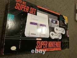 Super Nintendo (snes) Set Complete In Box Avec 2 Contrôleurs- Super Mario World