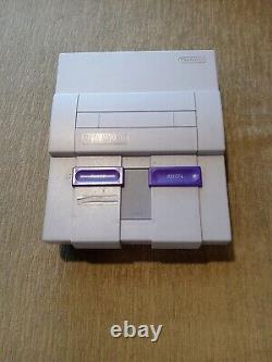 Système de divertissement Super Nintendo SNES avec deux manettes