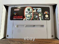 Terminator 2 T2 Le jeu d'arcade Super Nintendo SNES Boîte avec Manuel.